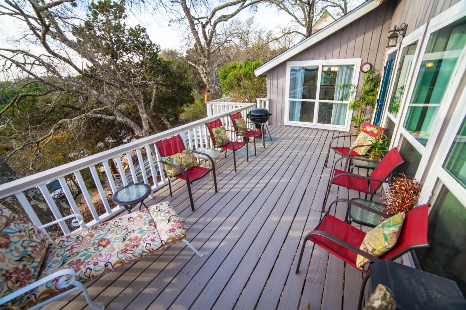 'Casa del Arbol' (Tree house) for 14 Guests